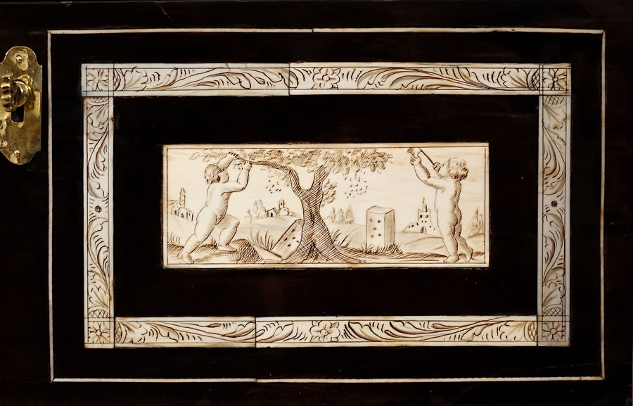 plaques-gravées-ivoire-XVIIe-17e-siècle